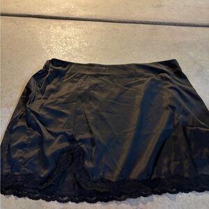SHEIN Black 4XL skirt with lace trim